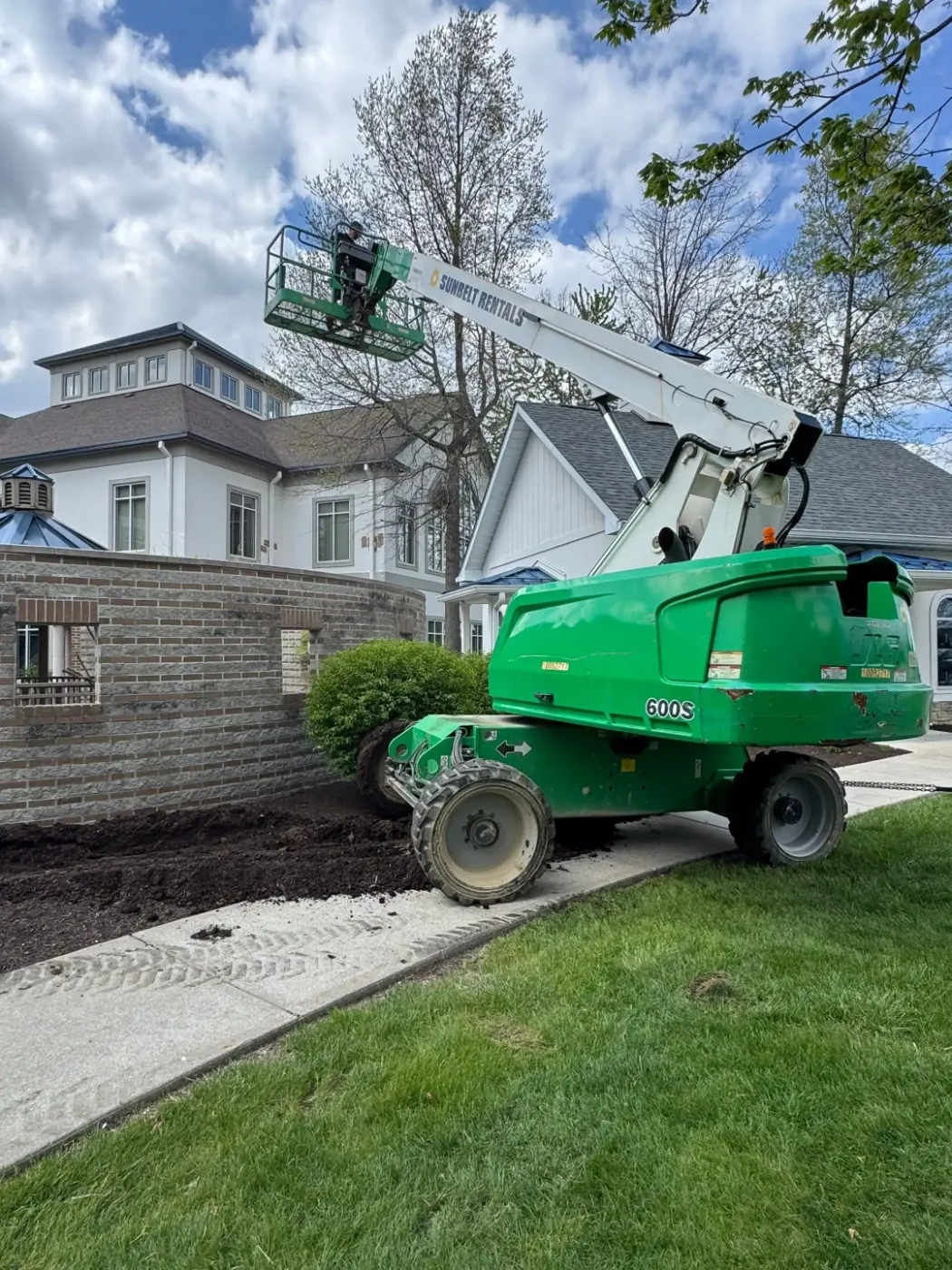 Commercial roof inspection documented in Saxony